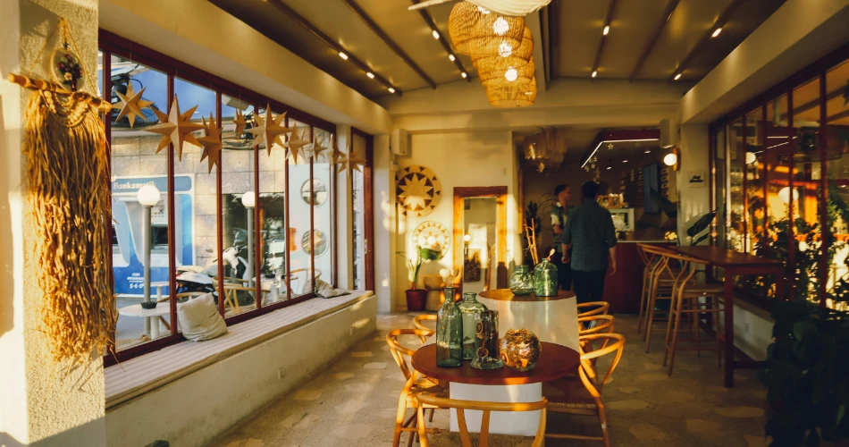 Where to Eat & Stay in Lone Pine, California: Best Hotels and Restaurants